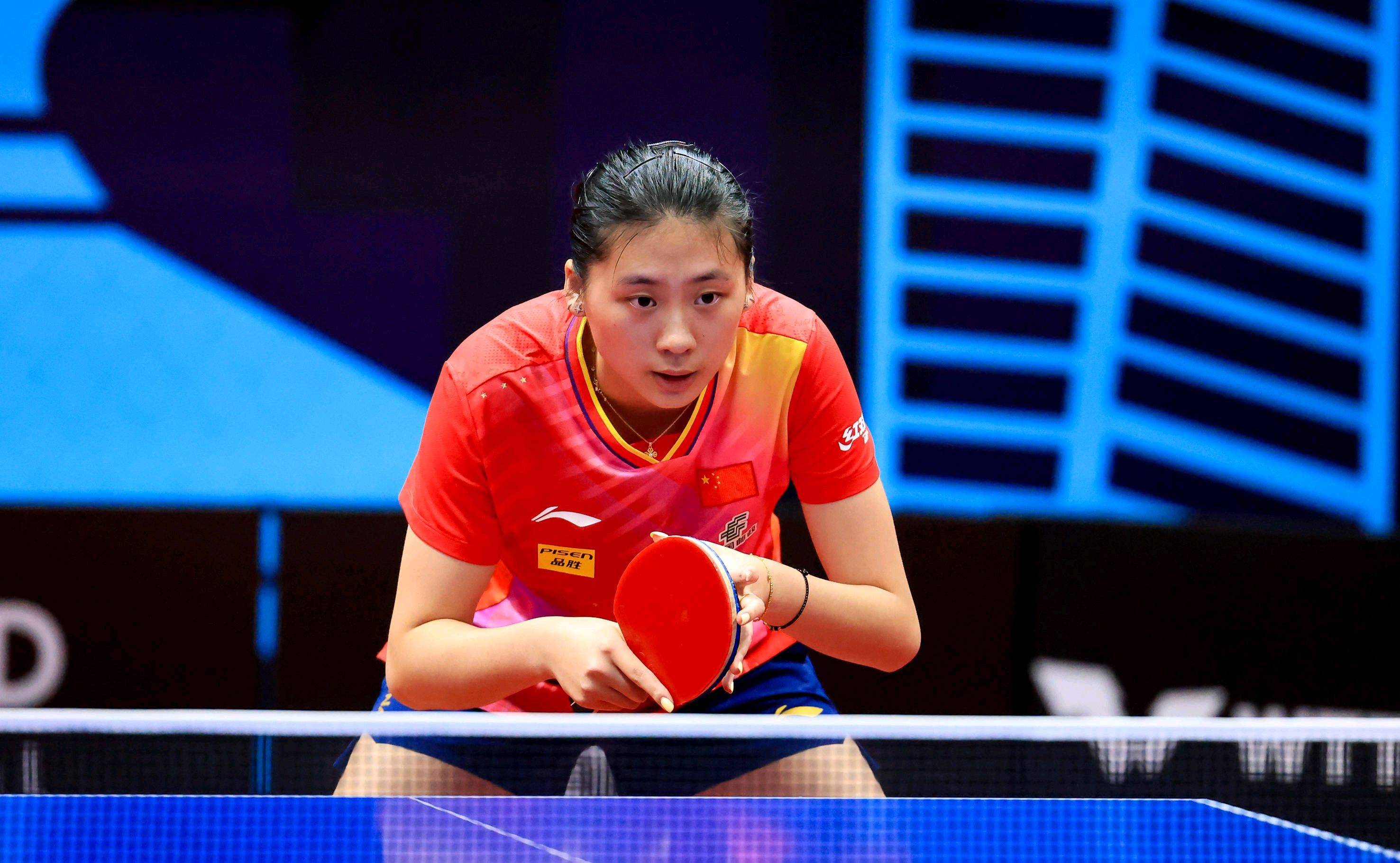 更从侧面展 更从侧面展