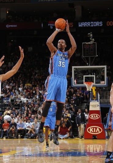 锁定首发承 锁定首发承