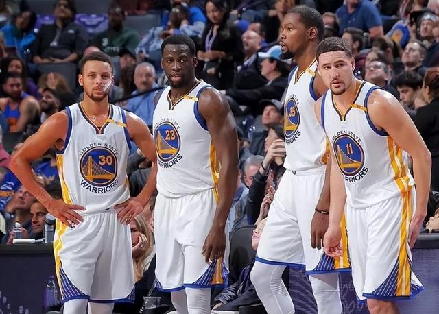 擦到栏杆外 擦到栏杆外